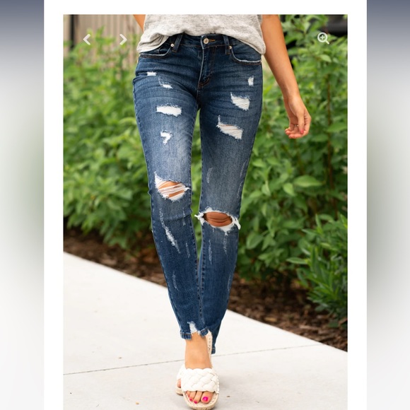 Vici Collection Jeans- 2 pair - Picture 2 of 7